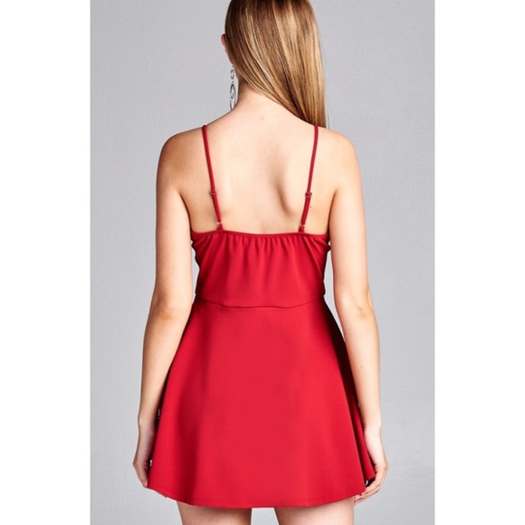 V Neck Pleated Romper - Picture 4 of 6